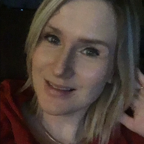 Meet your Posher, Raina - Picture 1 of 1